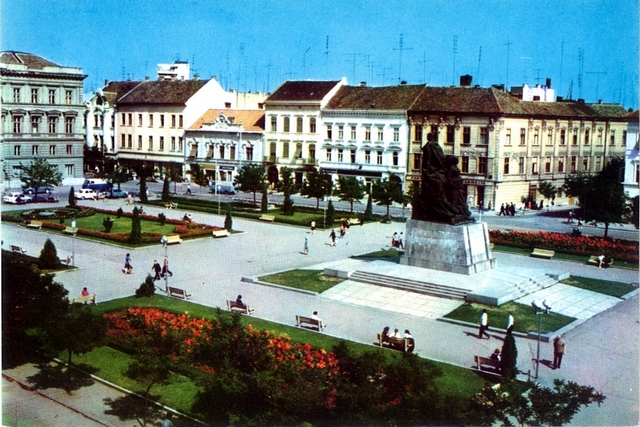 1385-2 - Arad. Piata Avram Iancu